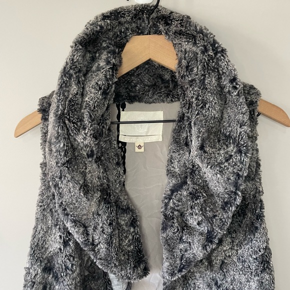 Burning Torch faux fur open front sleeveless jacket vest large - Picture 2 of 10